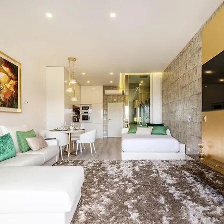 Whome Seaside Retreat With Balcony Close To Casino Apartment