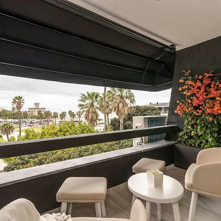 Whome Seaside Retreat With Balcony Close To Casino Apartment